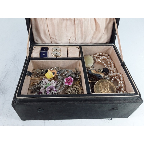 173 - Antique jewellery box and contents