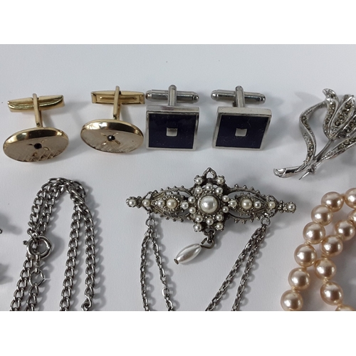 173 - Antique jewellery box and contents