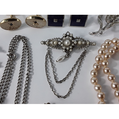 173 - Antique jewellery box and contents