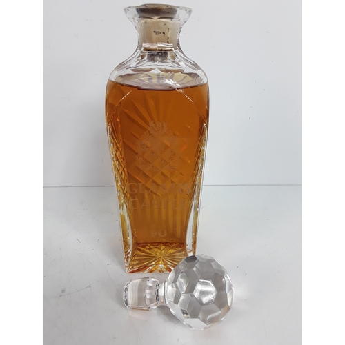 119 - Boxed glass decanter of Glamis Castle 25 years old Queen Mother's 90th Birthday decanter, 75cl, 40%,... 