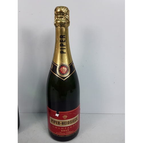 27 - Bottle of Piper-Heidsieck Champagne & a bottle of 1999 Millesime Blanc Vintage Moet & Chandon Champa... 