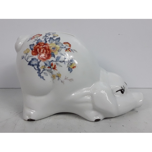 33 - Piggy banks, handbags, picture, sat nav, ribbons etc
