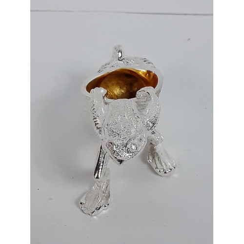 53 - Plated salt in the form of a frog and snail shell