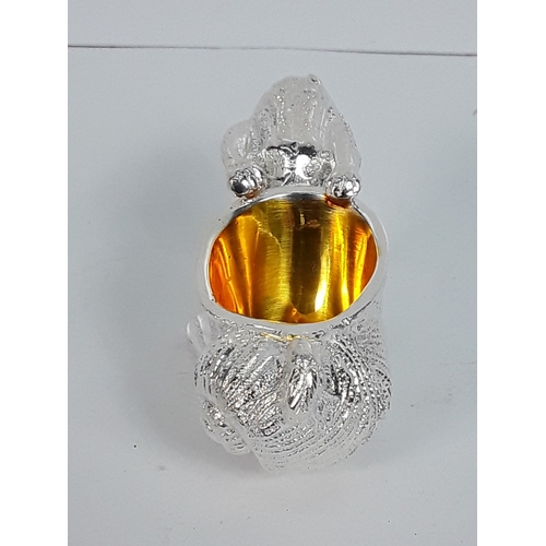 53 - Plated salt in the form of a frog and snail shell