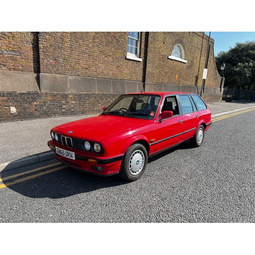 541 - Make: BMW
Model: 318i TOURING
Colour: RED
Registration: G965UKK
Engine Size (cc): 1796
Transmission:... 