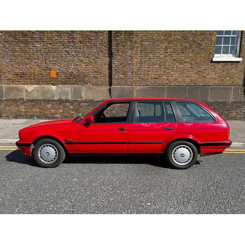 541 - Make: BMW
Model: 318i TOURING
Colour: RED
Registration: G965UKK
Engine Size (cc): 1796
Transmission:... 