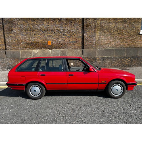 541 - Make: BMW
Model: 318i TOURING
Colour: RED
Registration: G965UKK
Engine Size (cc): 1796
Transmission:... 
