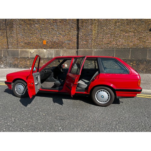 541 - Make: BMW
Model: 318i TOURING
Colour: RED
Registration: G965UKK
Engine Size (cc): 1796
Transmission:... 