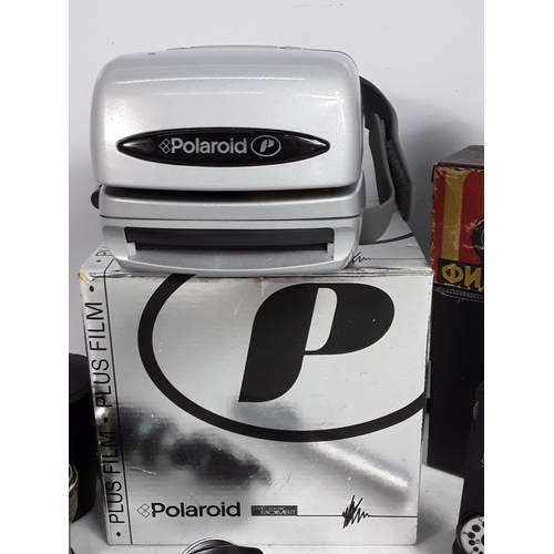 177 - Cameras and binoculars