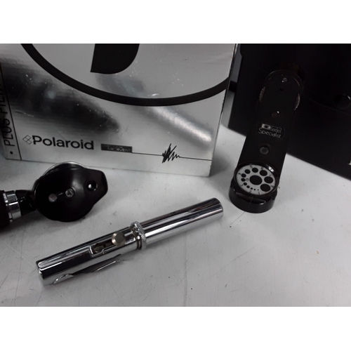 177 - Cameras and binoculars