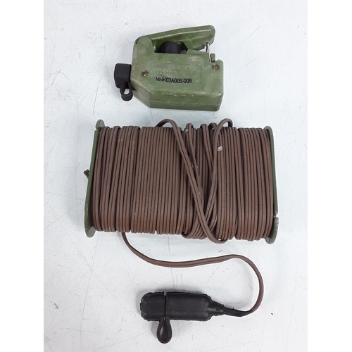 132 - Claymore clacker and command wire