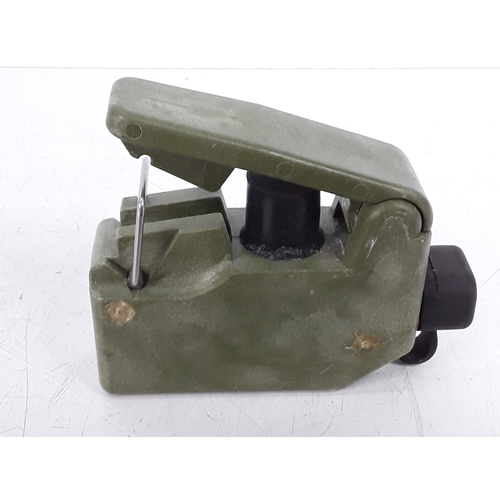 132 - Claymore clacker and command wire