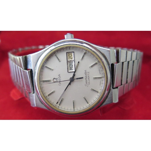 167 - An Omega Seamaster Quartz Gent's Wristwatch in steel case and with steel bracelet, CAL. 1345 inner b... 