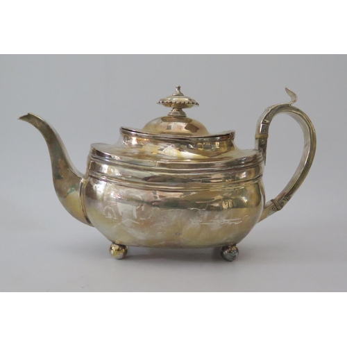 32 - A George III Silver Teapot, London 1809?, indistinct maker's mark, 478g