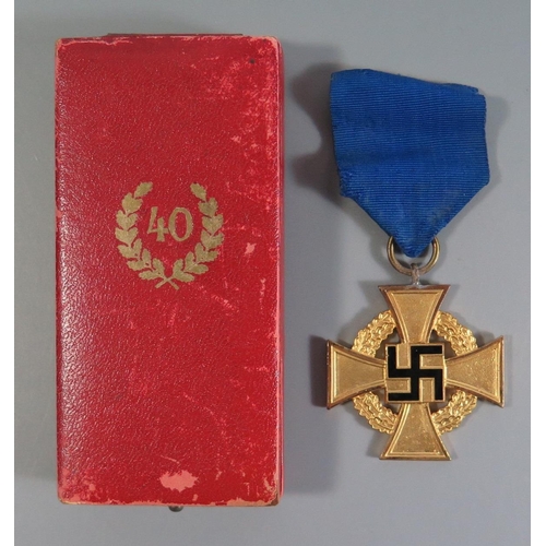 359 - From the Charles Hume-Smith Collection: A Nazi German 40 Year Faithful Service Medal, cased