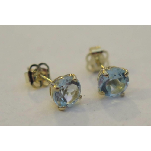 46c - A Pair of 9ct Gold Aqua Marine Studs