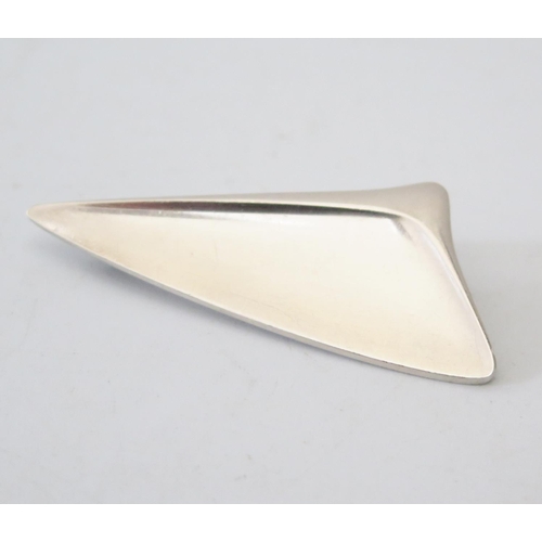 104 - A Georg Jensen Silver Sail Brooch 327, 6cm