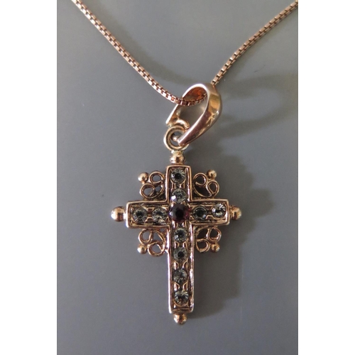 107 - A 14K Yellow Gold Chain and cross pendant (chain 1.7g)