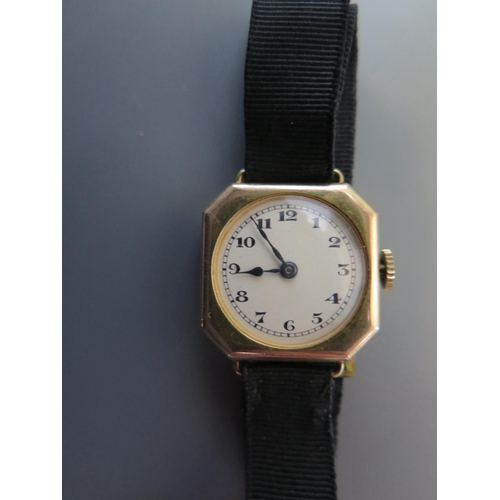 236 - A PINNACLE Lady's 9ct Gold Cased Manual Wind Wristwatch with 15 jewel movement, London 1933