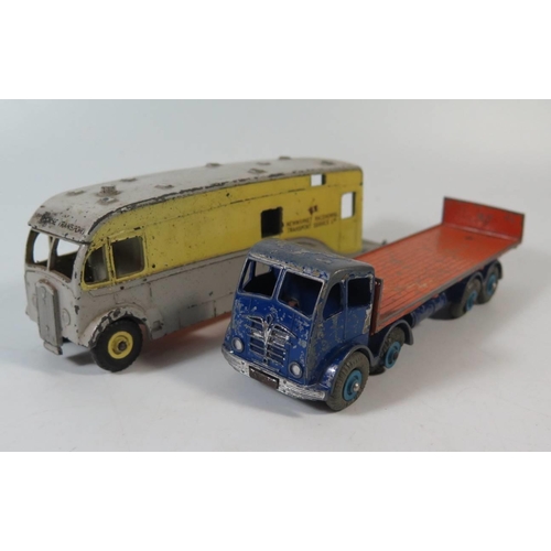 489 - Dinky 979 Newmarket horse box and dinky Foden with tailboard