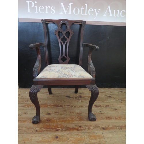 499 - A Chippendale style mahogany carved Carver chair