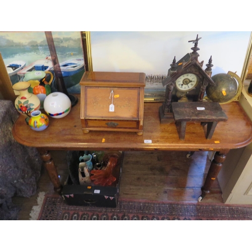 536 - A Victorian mahogany side table with two frieze drawers