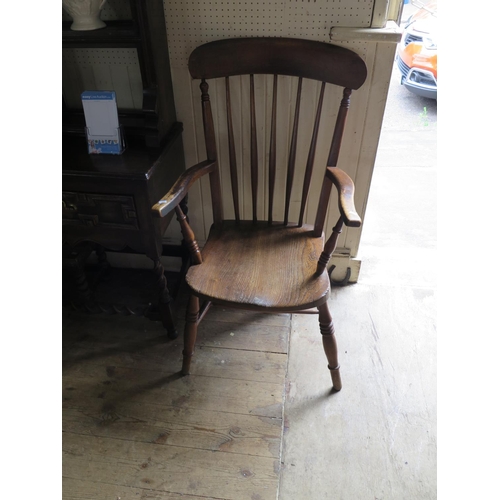 573 - A pair of 19th century arm seated spindle back Carver chairs 1 spindle missing