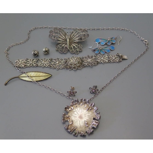 76 - A selection of silver filigree and other silver jewellery