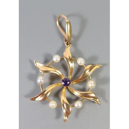 93b - Ladies 15ct Gold Seed Pearl & Amethyst Pendant ,1.9g