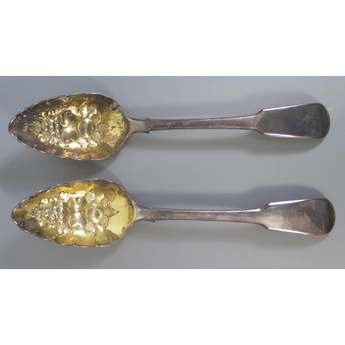 24 - A Pair of William IV Silver Berry Spoons, London 1830, William Brown, 138g