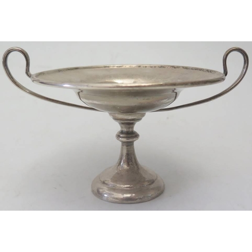 49 - A George V Silver Tazza, London 1912, Goldsmiths & Silversmiths, 119g, 15cm to handles