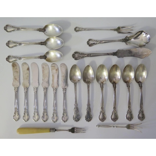 60 - A Set of Six Sterling Silver Butter Knives, seven matching teaspoons and other oddments, 381g