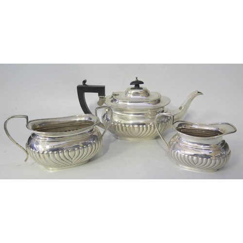 66 - A George V Silver Three Part Tea Set, Birmingham 1923, Henry Matthews, 1107g