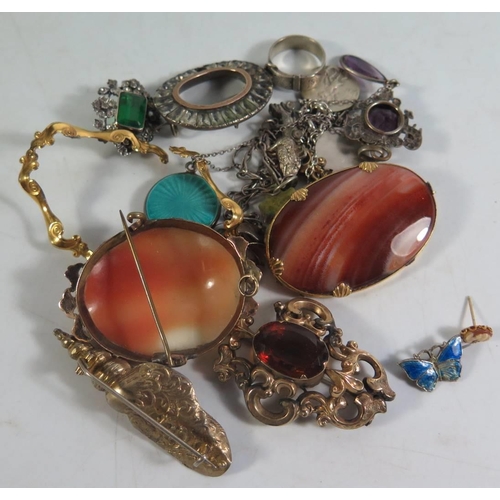 85 - A Selection of 19th Century and later Jewellery, some gold and silver mounts