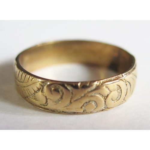 102 - A Decorative 18ct Gold Wedding Band, size P, 4.4g  **WITHDRAWN_ MAYBE IN 15TH JULY SALE**