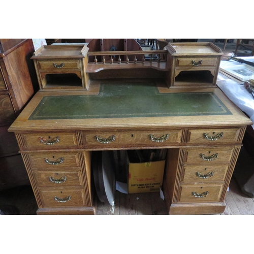 382 - An Edwardian Oak Twin Pedestal Desk, 123cm wide

****PHONE IN 10****