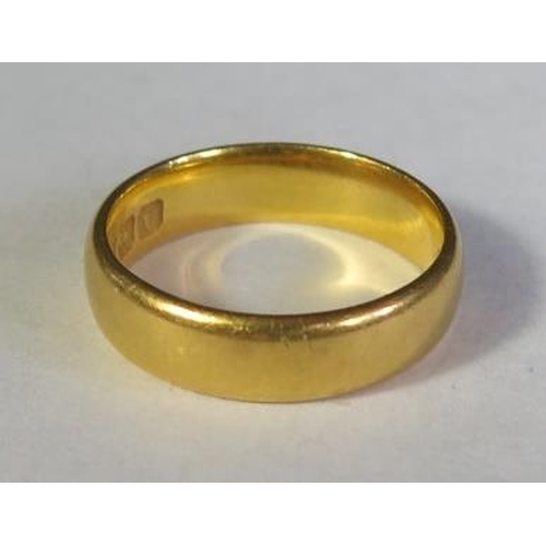 64 - A 22ct Gold Wedding Band, size I.5, 5g