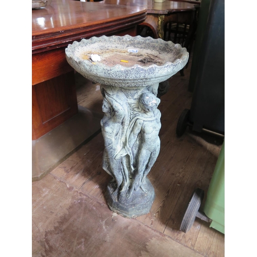 424b - Decorative Bird Bath