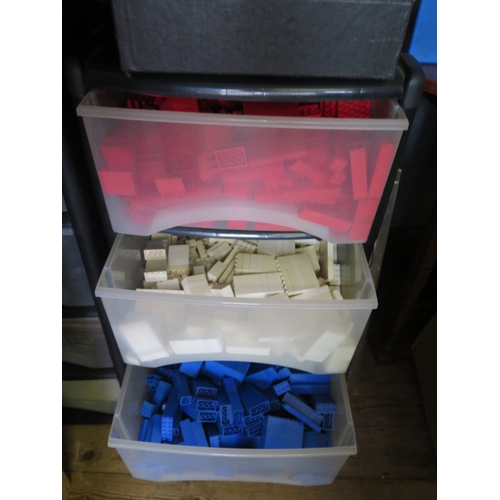 440a - Large Collection Of Vintage Mixed Lego etc.