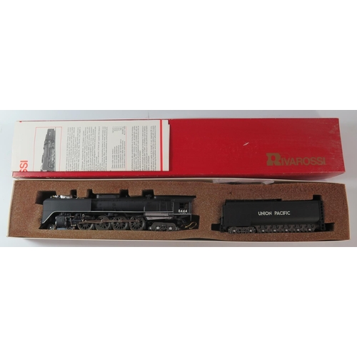 125 - An HO Gauge Rivarossi 1528/1 4-8-4 FEF 3 