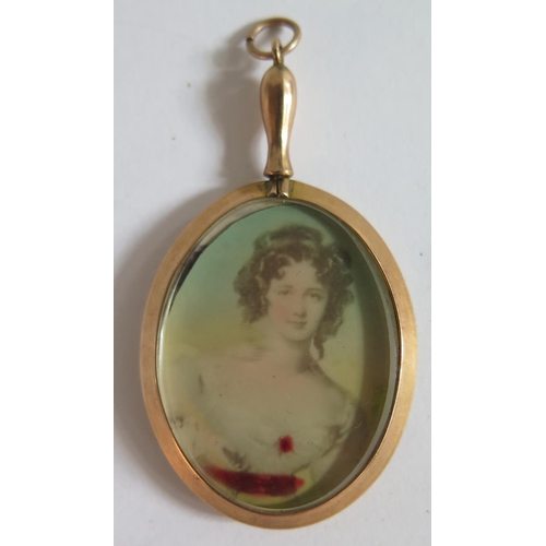 634 - A 9ct Gold Framed Miniature Hand Mirror, with portrait to other side