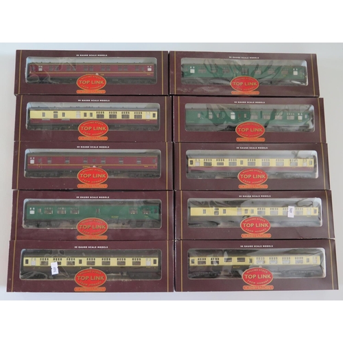 88 - A OO-Gauge Hornby Carriages R437, R4072, R4006, R450, R4007, R445, R445, R438, R433 AND R461, all bo... 