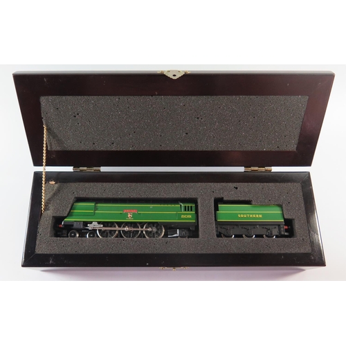 95 - A OO-Gauge Hornby 1995 50th Anniversary Edition 'Exeter' SR 4-6-2 West Country Class, boxed and appe... 