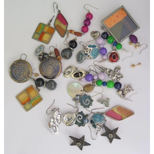 46a - A Selection of Costume Jewellery