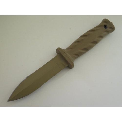 287 - A Gerber De Facto Fixed Blade Knife, GB-30000528