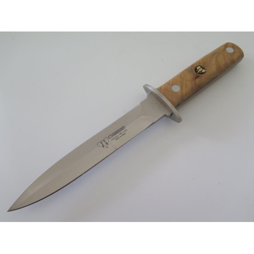 322 - A Cudeman Model 261L Dagger