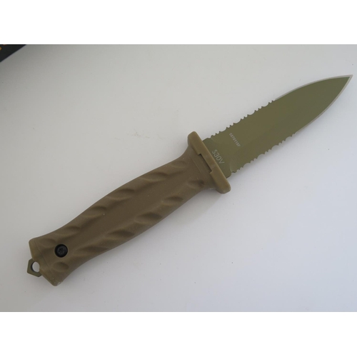 43 - A Gerber Hunting Myth Fixed Blade Pro Knife (sheath A/F)