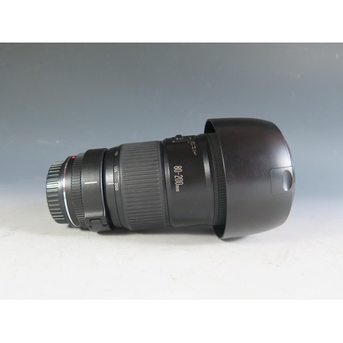 305 - A Canon EF80-200mm f2.8L Lense with case and lense hood