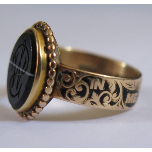 588 - A Victorian 15ct Gold Memorial Ring with banded agate matrix, engraved to Helen Wight 1883 (Birmingh... 