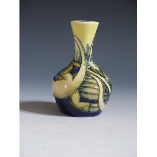 77 - A Modern Moorcroft Cream Salamander Pattern Trial Piece Vase, base marked 26.1.99, 10.5cm